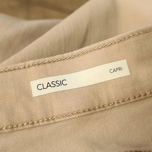 PLUS SIZE CODE BLUE CLASSIC CAPRI PANTS - Picture 11 of 13